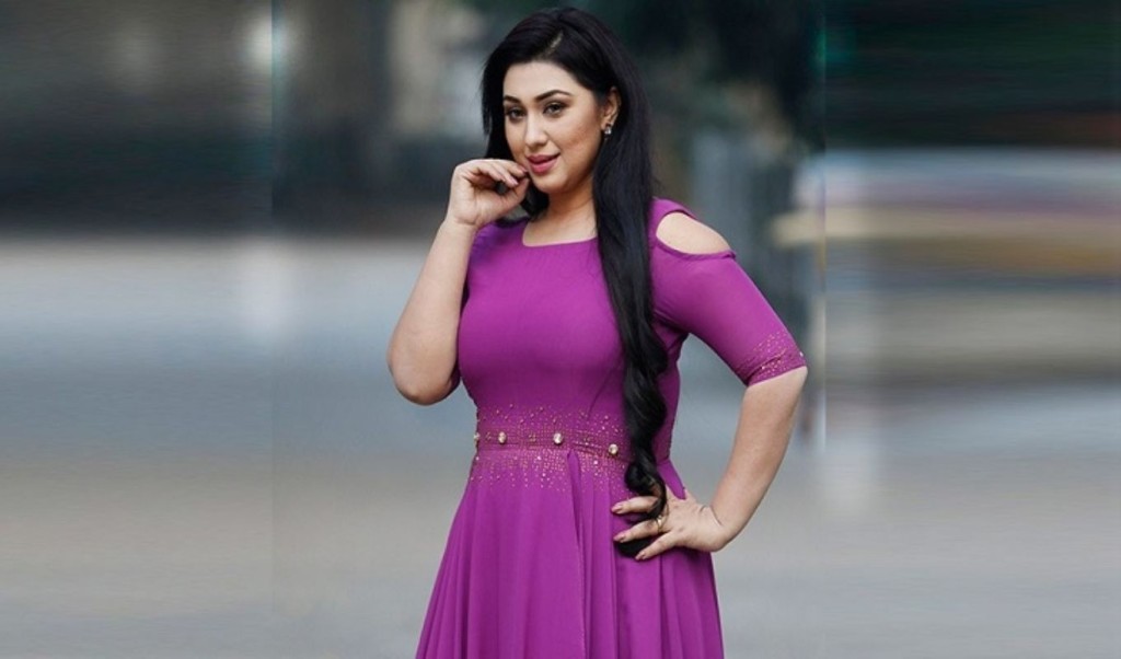 ‘ঢালিউড কুইন’ অপু বিশ্বাসের জন্মদিন আজ 3 ‘ঢালিউড কুইন অপু বিশ্বাসের জন্মদিন আজ 1760162488 ‘ঢালিউড কুইন’ অপু বিশ্বাসের জন্মদিন আজ