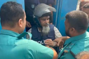 ‘নিজেদের নিরাপত্তার ঠিক নাই, আসছেন আমার নিরাপত্তা দিতে’