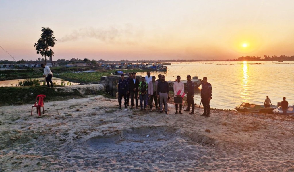 1 Million Taka Fine for Illegal Sand Extraction in Nabinagar 1763618254 নবীনগরে বালু উত্তোলনে ধরা, ১০ লাখ টাকা জরিমানা