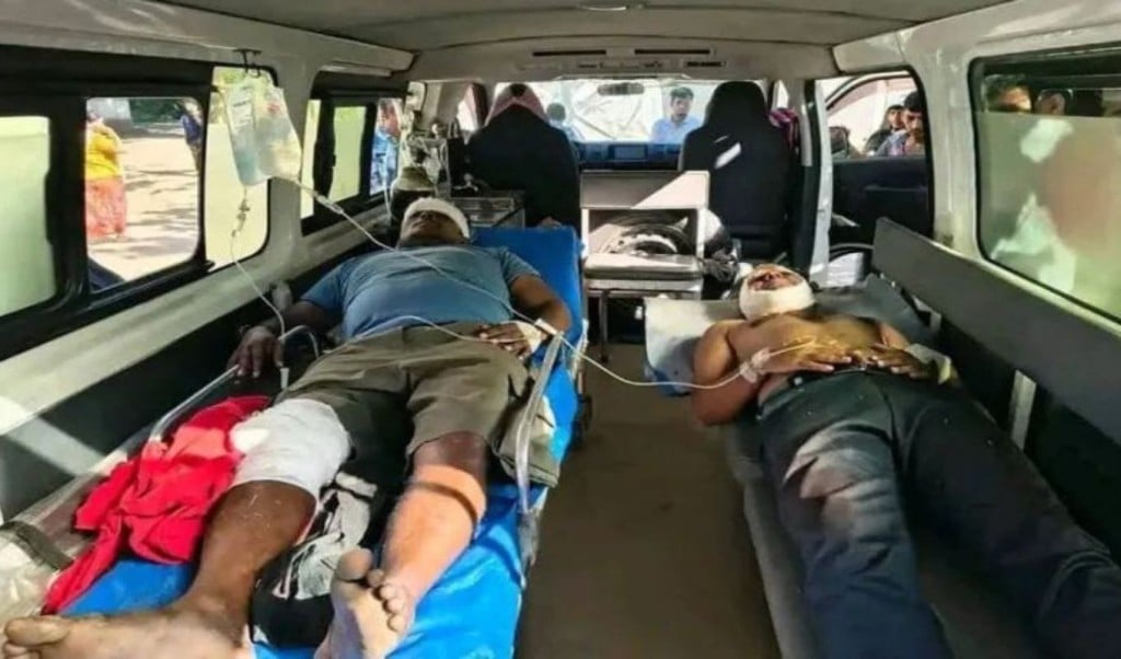 11 Tourists Injured as Chander Gari Overturns on the Way to Keokradong 1763626010 চাঁদের গাড়ি উল্টে আহত ১১ পর্যটক