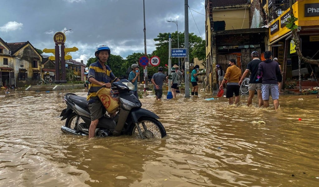 41 killed and 9 missing in Vietnam floods 1763695325 ভিয়েতনামের বন্যায় ৪১ জনের প্রাণহানি, নিখোঁজ ৯