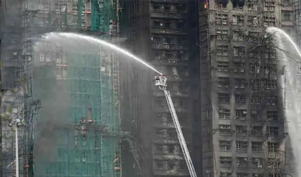 44 Dead 279 Missing in Hong Kong High Rise Fire 1764213561 হংকংয়ের বহুতল ভবনে ভয়াবহ আগুনে মৃত বেড়ে ৪৪, নিখোঁজ ২৭৯