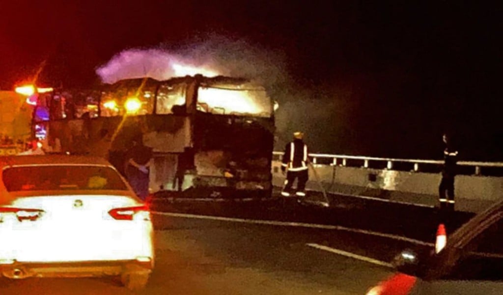 At Least 42 Killed in Horrific Bus Accident on Mecca Madina Route 1763363526 মক্কা-মদিনা রুটে ভয়াবহ বাস দুর্ঘটনায় নিহত অন্তত ৪২