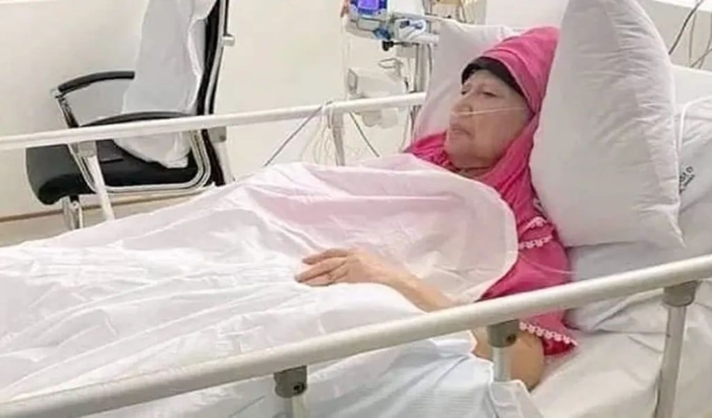 BNP Chairperson Khaleda Zia Admitted to CCU 1764230731 বিএনপি চেয়ারপারসন খালেদা জিয়াকে সিসিইউতে ভর্তি করা হয়েছে
