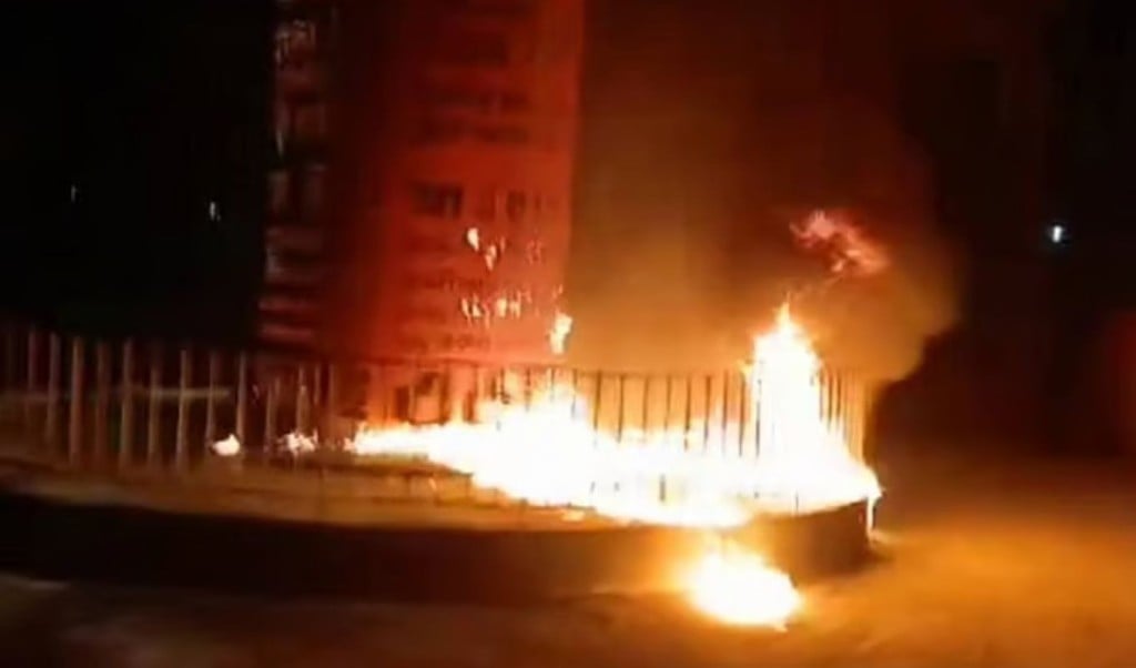 Fire at July Monument in Barguna Video Shared on Facebook by Chhatra League Leader 1763018825 বরগুনায় জুলাই স্মৃতিস্তম্ভে আগুন দিয়ে ফেসবুকে ভিডিও আপলোড