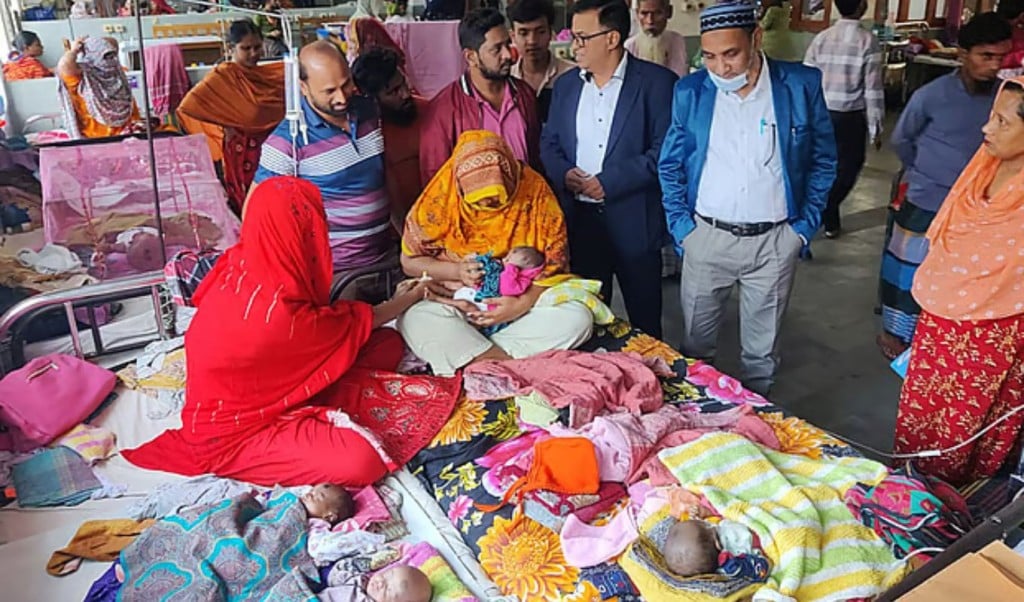 Five Simultaneously Born Newborns Admitted to Hospital in Barishal Due to Illness 1764126332 বরিশালে অসুস্থ হয়ে হাসপাতালে ভর্তি একসাথে জন্ম নেওয়া পাঁচ নবজাতক