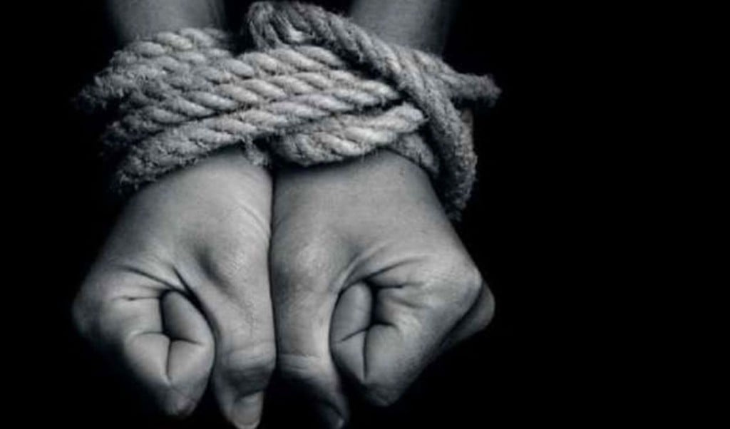 Four Fishermen Abducted While Catching Crabs in the Sundarbans 1763957807 সুন্দরবনে কাঁকড়া ধরতে গিয়ে চার জেলে অপহরণ, মুক্তিপণ দিয়ে ফিরতে পেরেছেন একজন