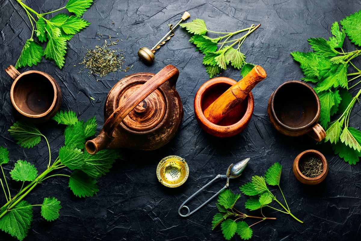 পিরিয়ডের সময় পেটব্যথা কমাবে ভেষজ চা