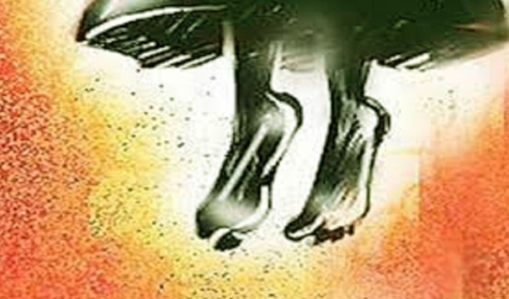 Mother finds daughters body hanging after coming from Dhaka 1764305613 ঢাকা থেকে মা এসে দেখেন মেয়ের ঝুলন্ত মরদেহ