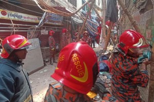 ঢাকায় ঝুঁকিপূর্ণ ভবন শনাক্ত করে ব্যবস্থা নেবে রাজউক