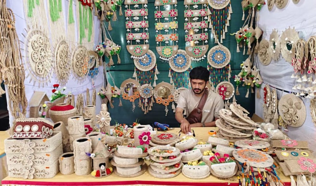 Starting with Two Thousand Taka Sourav Now Sells Products Worth Lakhs Each Month 1763954544 দুই হাজার টাকা দিয়ে শুরু, এখন সৌরভের মাসিক বিক্রি লাখ টাকার পণ্য