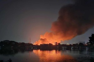 কড়াইল বস্তিতে আগুনে পুড়েছে প্রায় দেড় হাজার ঘর