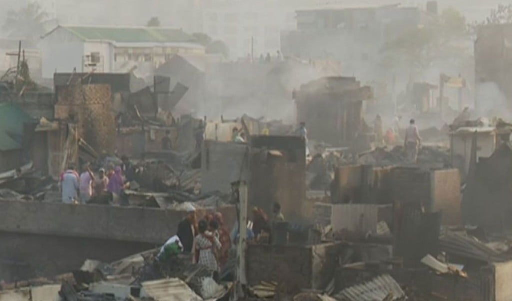 Thousands Left Homeless as Fire Ravages Korail Slum 1764130343 কড়াইল বস্তিতে আগুনে নিঃস্ব হাজারো পরিবার