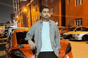 ময়মনসিংহে বন্ধুকে কুপিয়ে হত্যার পর কুড়াল হাতে থানায় হাজির তরুণ