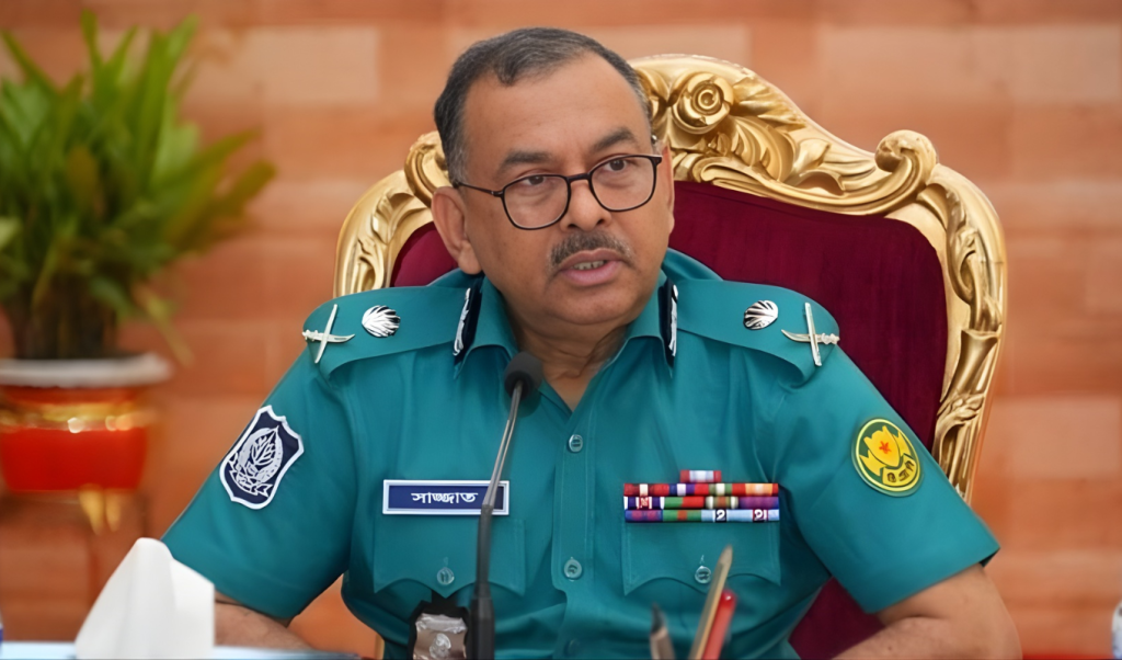 অগ্নিসংযোগ ও ককটেল হামলাকারীদের ওপর গুলি চালানোর নির্দেশ 1763306975 অগ্নিসংযোগ ও ককটেল হামলাকারীদের ওপর গুলি চালানোর নির্দেশ