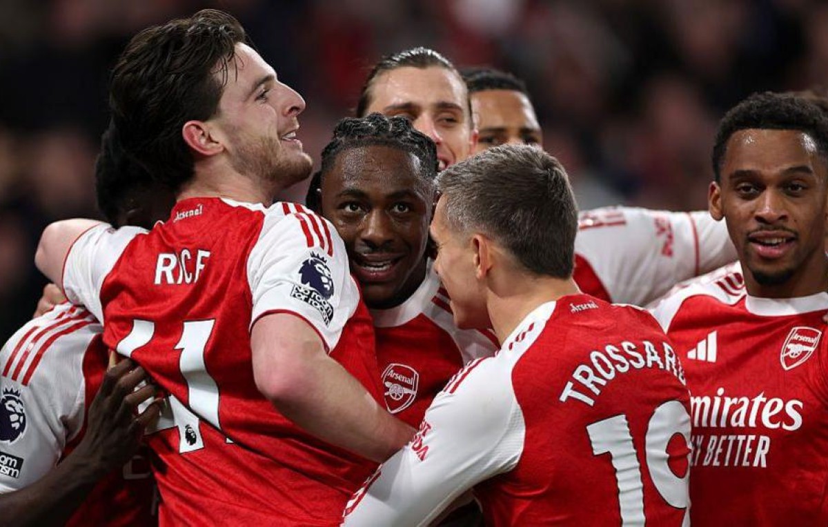 আর্সেনালের আক্রমণাত্মক দাপট, এজের হ্যাটট্রিকে টটেনহ্যাম বিধ্বস্ত