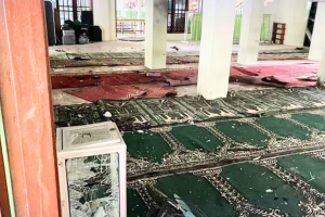 ইন্দোনেশিয়ার  মসজিদে জুমার নামাজের সময় বিস্ফোরণ, ৫৪ আহত