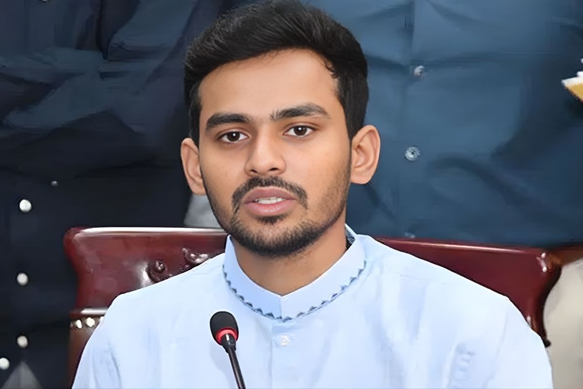 এনসিপি ও উপদেষ্টা আসিফ মাহমুদের মধ্যে রাজনৈতিক টানাপড়েন