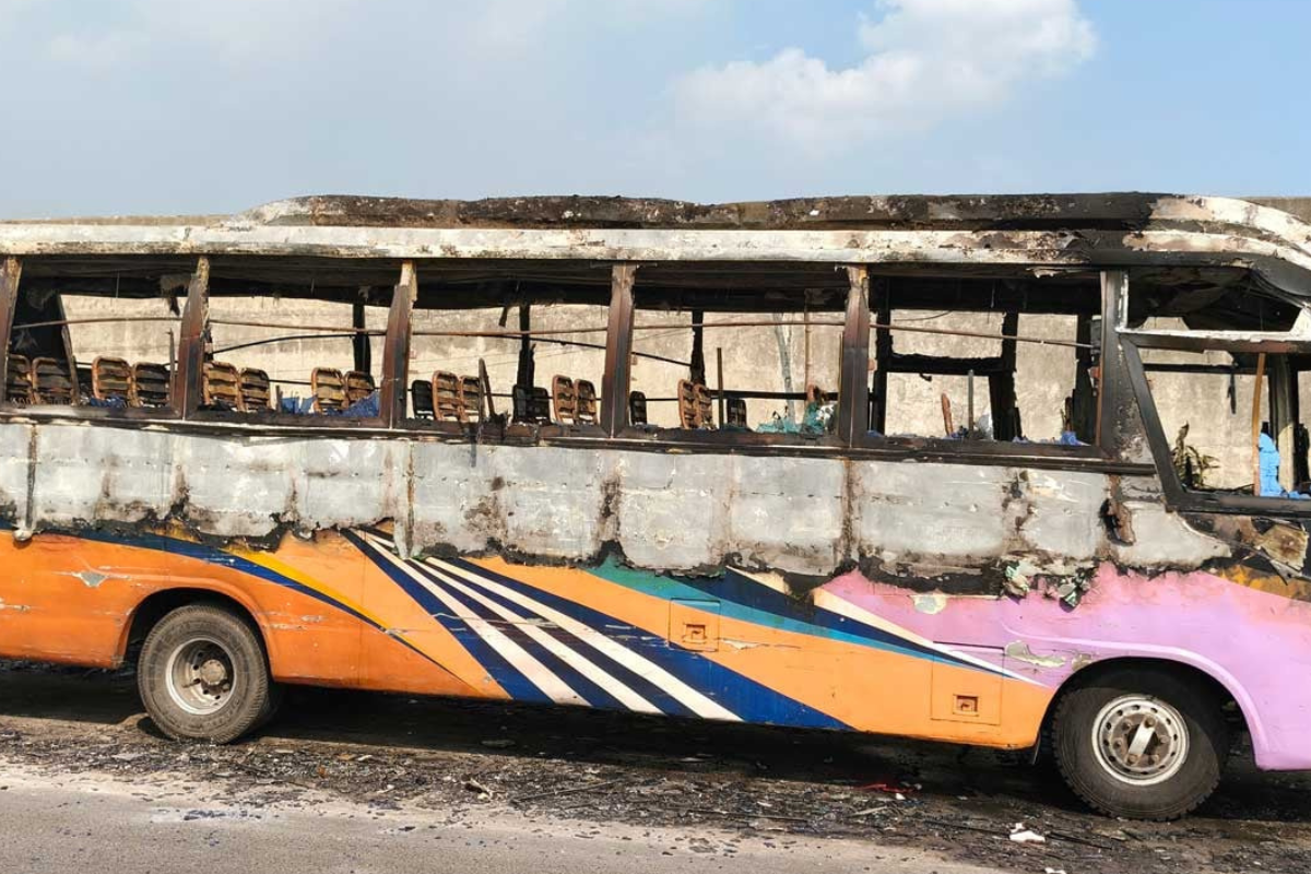 কেরানীগঞ্জে দাঁড়ানো বাসে দুর্বৃত্তদের আগুন, আর্থিক ক্ষতি