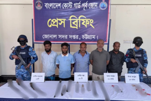 কোস্টগার্ডের গাড়িতে হামলা, আসামি ছিনতাই চেষ্টার ঘটনায় ৫ জন আটক