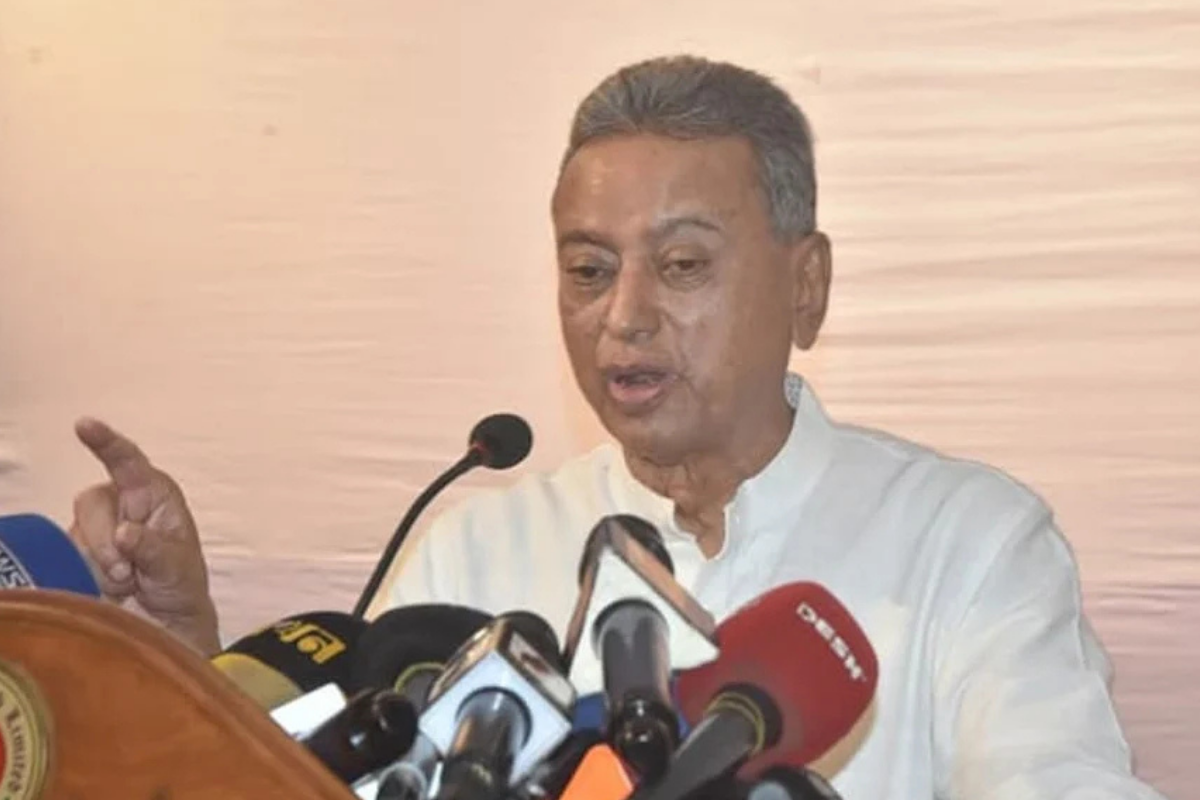 খসরু ব্যাংকিং ও বীমা খাতে পুনরুদ্ধার করতে বলেন দায়িত্বশীলতার