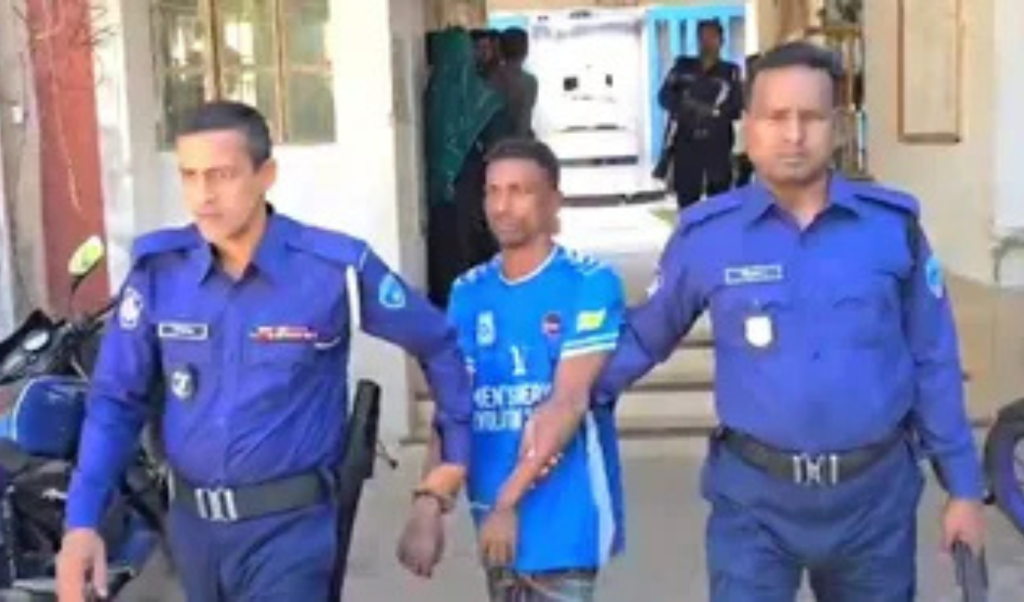 চিপসের লোভ দেখিয়ে ৩ শিশুকে যৌন নির্যাতন যুবককে পুলিশের হাতে সোপর্দ 1763207081 চিপসের লোভ দেখিয়ে ৩ শিশুকে যৌন নির্যাতন, যুবককে পুলিশের হাতে সোপর্দ