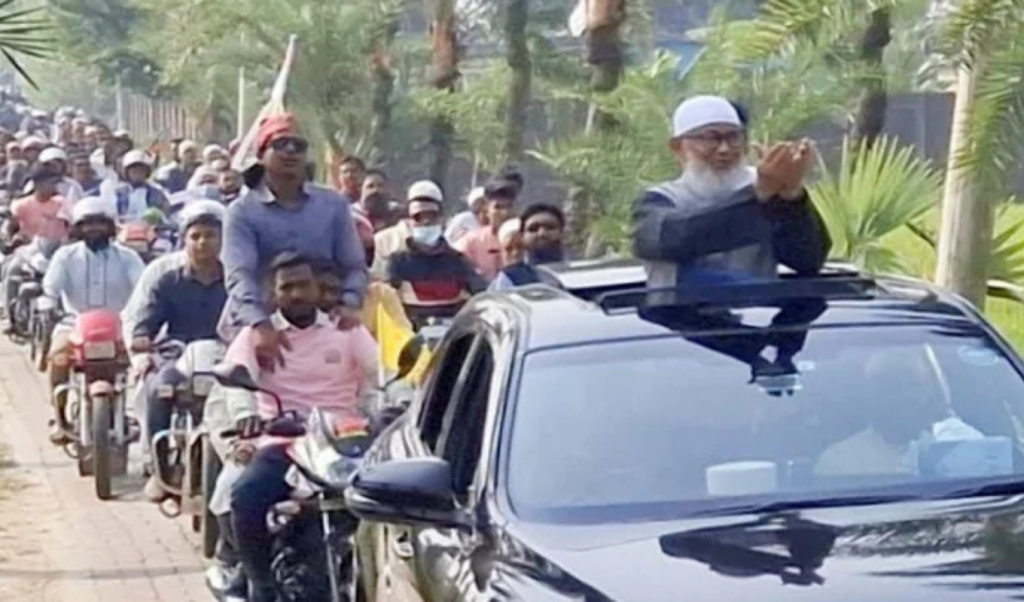 জামায়াতের শোডাউনে মোটরসাইকেলের ধাক্কায় প্রাণ গেল ৭৩ বছরের ফজর আলীর 1763889371 জামায়াতের শোডাউনে মোটরসাইকেলের ধাক্কায় প্রাণ গেল ৭৩ বছরের ফজর আলীর