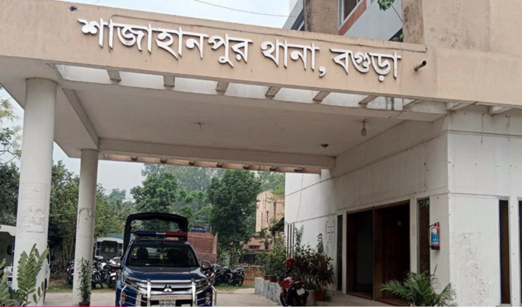 ঝুলন্ত মায়ের পাশে দুই সন্তানের গলাকাটা লাশ 1764065222 ঝুলন্ত মায়ের পাশে দুই সন্তানের গলাকাটা লাশ