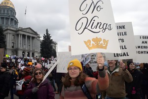 ট্রাম্পবিরোধী জনমত এখন আরও শক্তিশালী