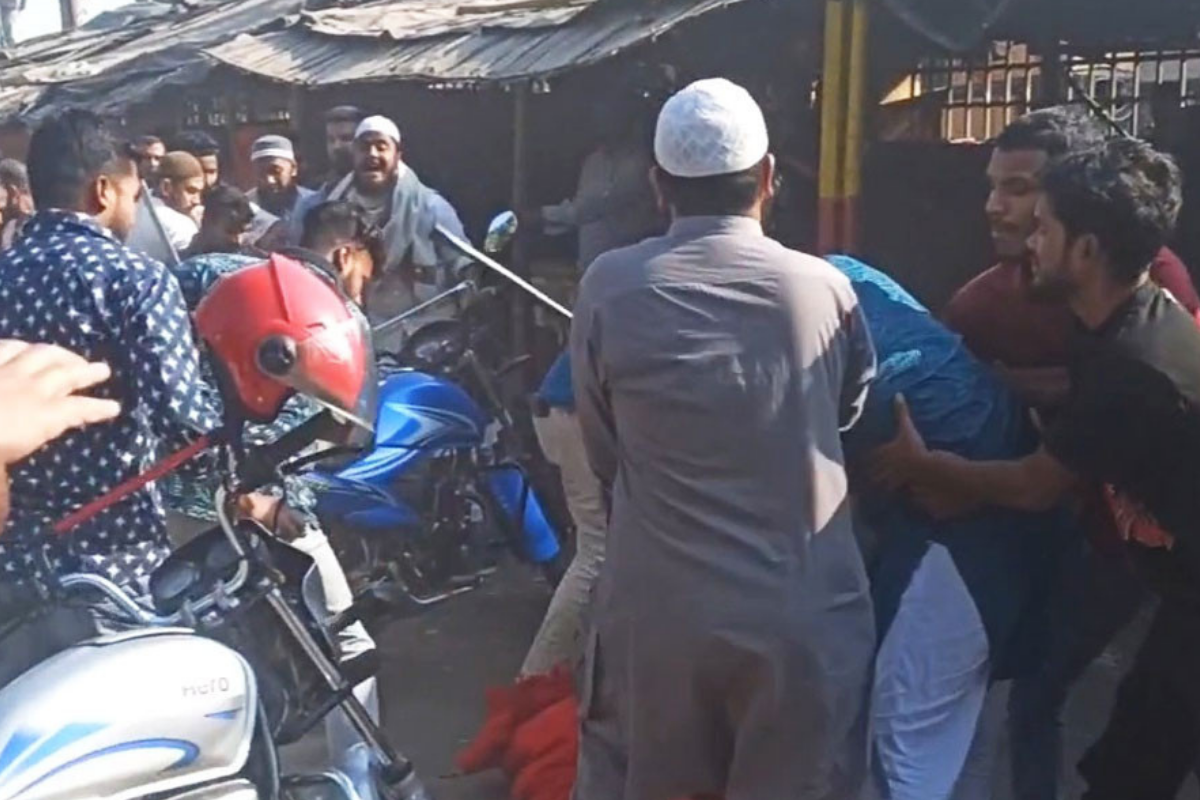 ঠাকুরগাঁও কোর্ট চত্বরে বাউলশিল্পীদের ওপর হামলা, আহত দুই
