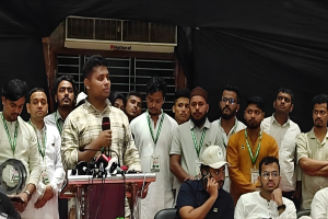 দলীয় কোন্দলে গুলি খেতে না চাইলে এনসিপির রাজনীতি করার আহ্বান হাসনাতের