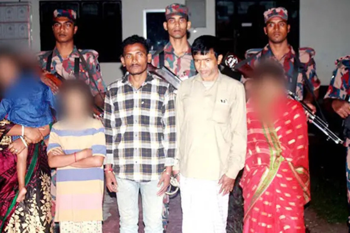 দিনাজপুরের ফুলবাড়ী সীমান্তে ভারতীয় নাগরিকসহ ৬ জন আটক