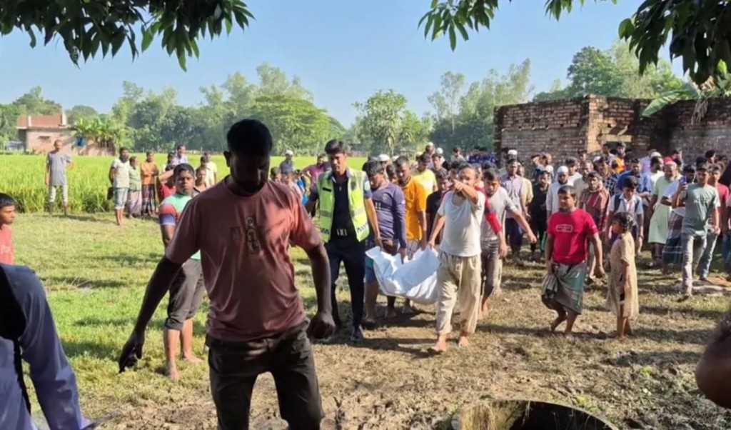 ধানক্ষেত থেকে বেকারি ব্যবসায়ীর মরদেহ উদ্ধার 4 ধানক্ষেত থেকে বেকারি ব্যবসায়ীর মরদেহ উদ্ধার 1762239927 ধানক্ষেত থেকে বেকারি ব্যবসায়ীর মরদেহ উদ্ধার