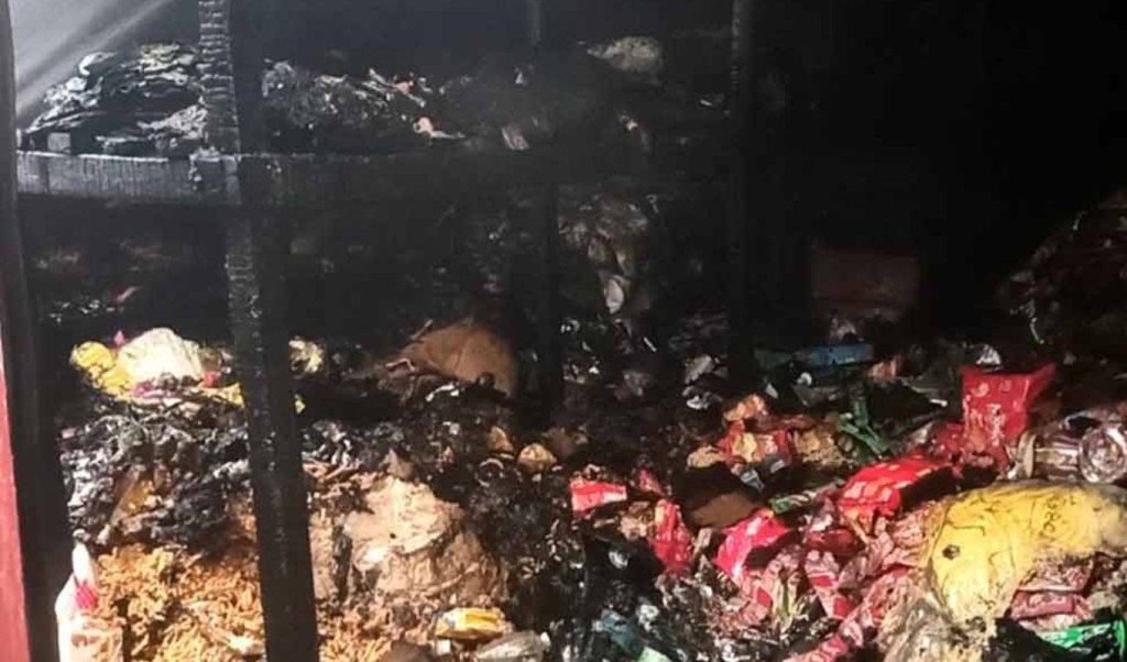 নবীনগরে অগ্নিকাণ্ডে পুড়ে ছাই দুটি গুদাম 2 নবীনগরে অগ্নিকাণ্ডে পুড়ে ছাই দুটি গুদাম 1762141326 নবীনগরে অগ্নিকাণ্ডে পুড়ে ছাই দুটি গুদাম