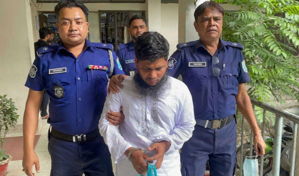 নারায়ণগঞ্জে ভাবি-ভাতিজা হত্যা: যুবককে মৃত্যুদণ্ড 4 নারায়ণগঞ্জে ভাবি ভাতিজা হত্যা যুবককে মৃত্যুদণ্ড 1762429729 নারায়ণগঞ্জে ভাবি-ভাতিজা হত্যা: যুবককে মৃত্যুদণ্ড