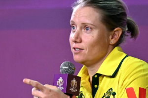 নারীর প্রিমিয়ার লিগের প্রথম ঘণ্টাতেই তুমুল চমক