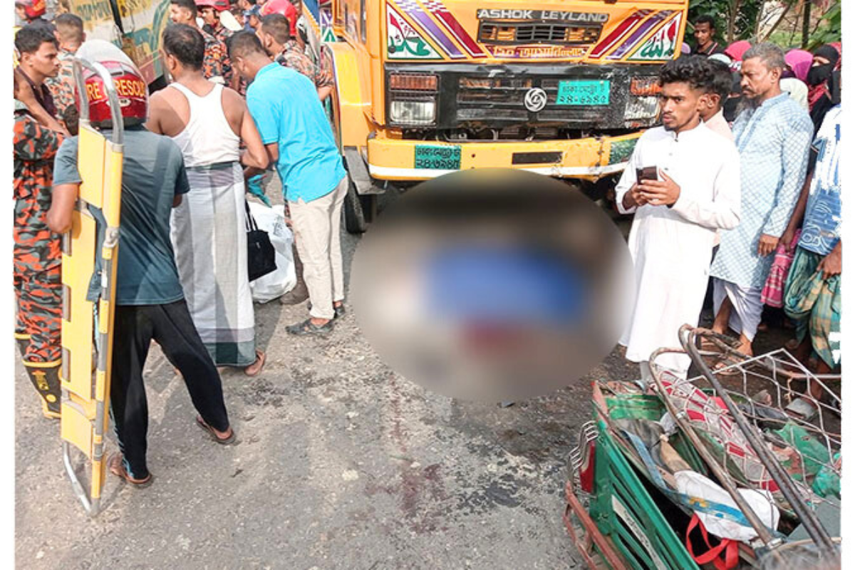 নোয়াখালীতে ট্রাকচাপায় অটোরিকশার ছয় যাত্রী নিহত