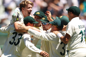 পার্থে ইংল্যান্ডের কাঁপানো হার, কঠিন পাহাড় সামনে