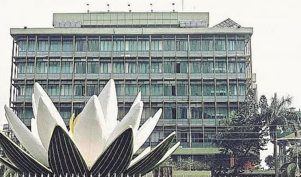 বাংলাদেশ ব্যাংক আর বিএসইসির শীর্ষ ব্যক্তিরাও ব্যাংকের এমডি হতে পারবেন 1764332343 বাংলাদেশ ব্যাংক আর বিএসইসির শীর্ষ ব্যক্তিরাও ব্যাংকের এমডি হতে পারবেন