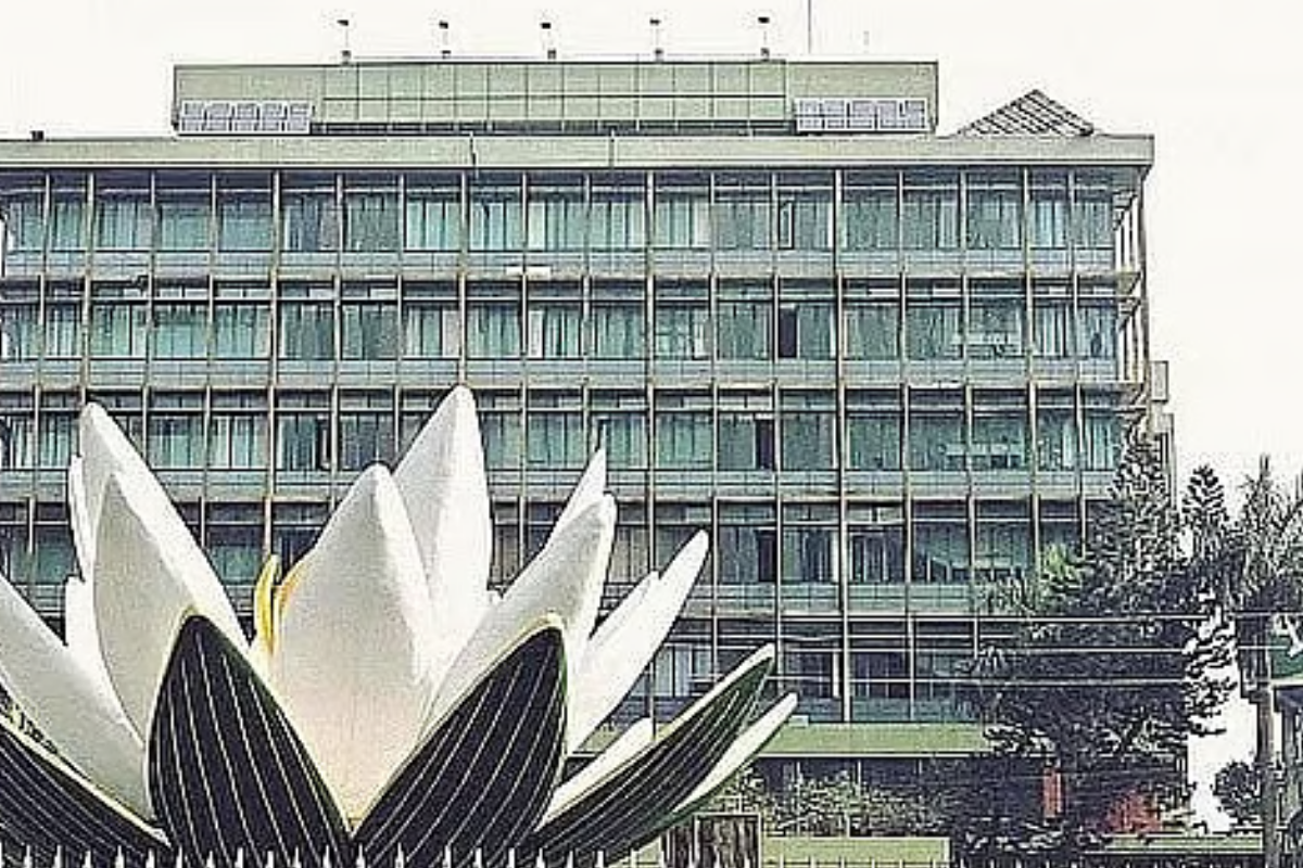 বাংলাদেশ ব্যাংক আর বিএসইসির শীর্ষ ব্যক্তিরাও ব্যাংকের এমডি হতে পারবেন