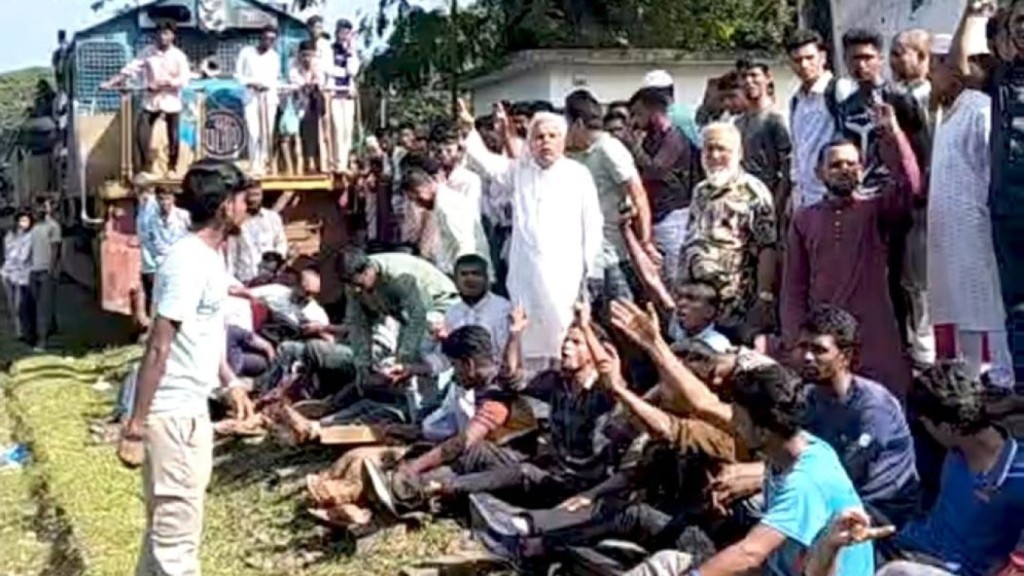 ময়মনসিংহে মনোনয়নবঞ্চিত প্রার্থীর সমর্থকেরা ট্রেন অবরোধ করে বিক্ষোভ 3 ময়মনসিংহে মনোনয়নবঞ্চিত প্রার্থীর সমর্থকেরা ট্রেন অবরোধ করে বিক্ষোভ 1762259605 ময়মনসিংহে মনোনয়নবঞ্চিত প্রার্থীর সমর্থকেরা ট্রেন অবরোধ করে বিক্ষোভ