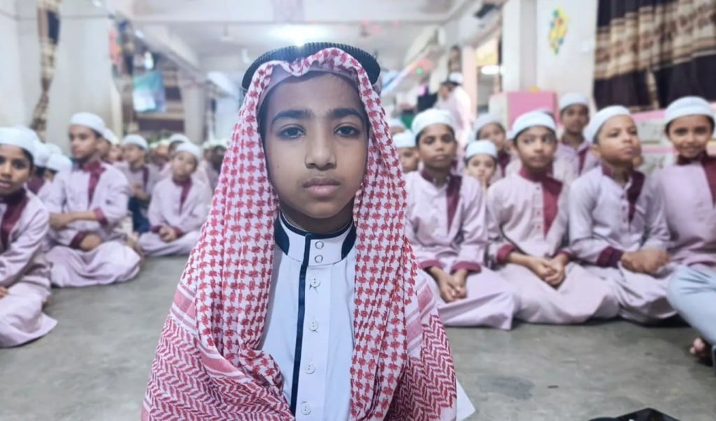 মাত্র ৬ মাসে হাফেজ হলেন ৯ বছরের মুহাম্মাদ হাসান 3 মাত্র ৬ মাসে হাফেজ হলেন ৯ বছরের মুহাম্মাদ হাসান 1762150095 মাত্র ৬ মাসে হাফেজ হলেন ৯ বছরের মুহাম্মাদ হাসান