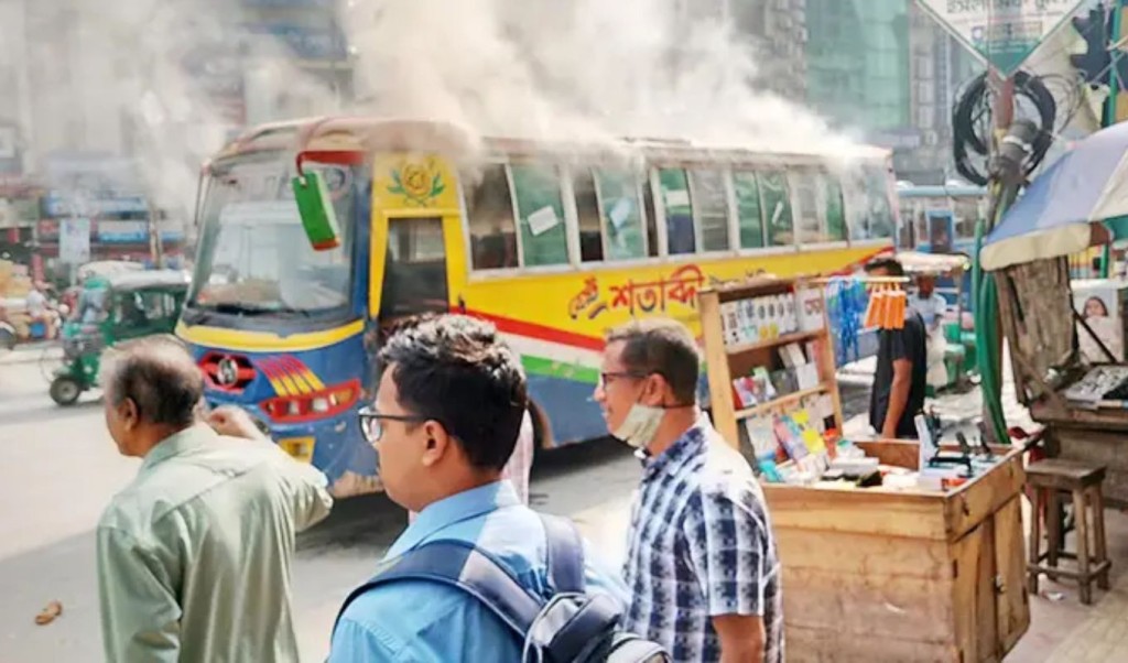 মিরপুরে শতাব্দী পরিবহনের বাসে অগ্নিসংযোগ 1762937141 মিরপুরে শতাব্দী পরিবহনের বাসে অগ্নিসংযোগ