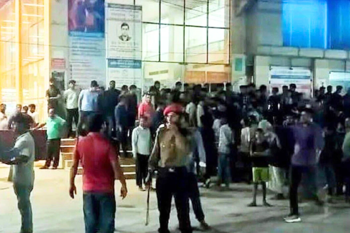 মৃত রোগীকে জীবিত দেখানোর অভিযোগে হাসপাতালে উত্তেজনা