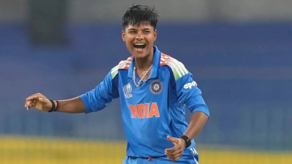 মেয়ের বিশ্বকাপ জয়ে বাবা ফিরে পাচ্ছেন চাকরি 1762608070 মেয়ের বিশ্বকাপ জয়ে বাবা ফিরে পাচ্ছেন চাকরি