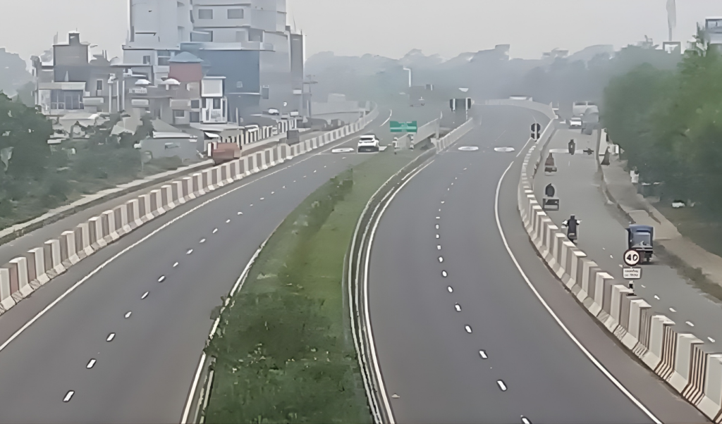 শিবচরে এক্সপ্রেসওয়েতে ২ ব্যবসায়ীকে কুপিয়ে ৪ লাখ টাকা ছিনতাই 1763548904 শিবচরে এক্সপ্রেসওয়েতে ২ ব্যবসায়ীকে কুপিয়ে ৪ লাখ টাকা ছিনতাই