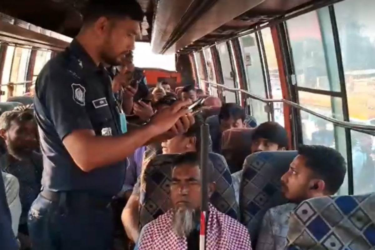 সন্দেহ হলে আমিনবাজারে যাত্রীদের ব্যাগ ও মুঠোফোন তল্লাশি