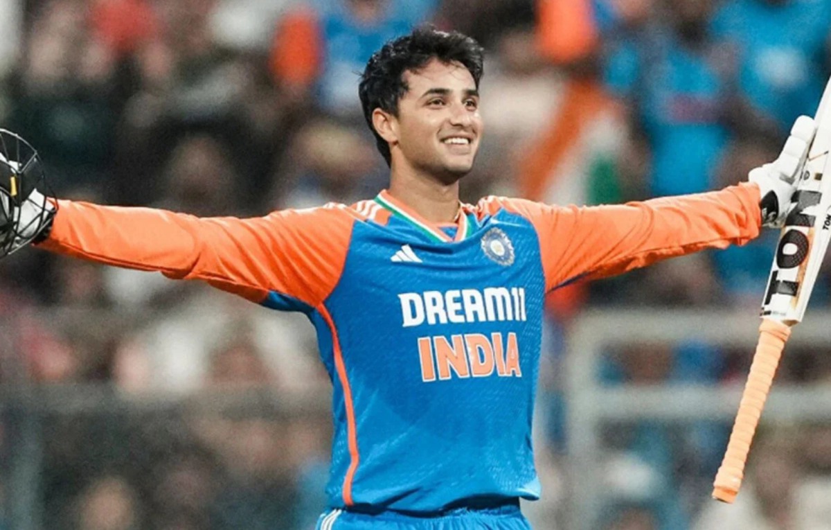 সবচেয়ে কম বলে এক হাজার রানের বিশ্ব রেকর্ড গড়লেন অভিষেক শর্মা