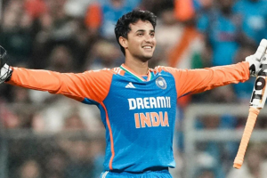 সবচেয়ে কম বলে এক হাজার রানের বিশ্ব রেকর্ড গড়লেন অভিষেক শর্মা