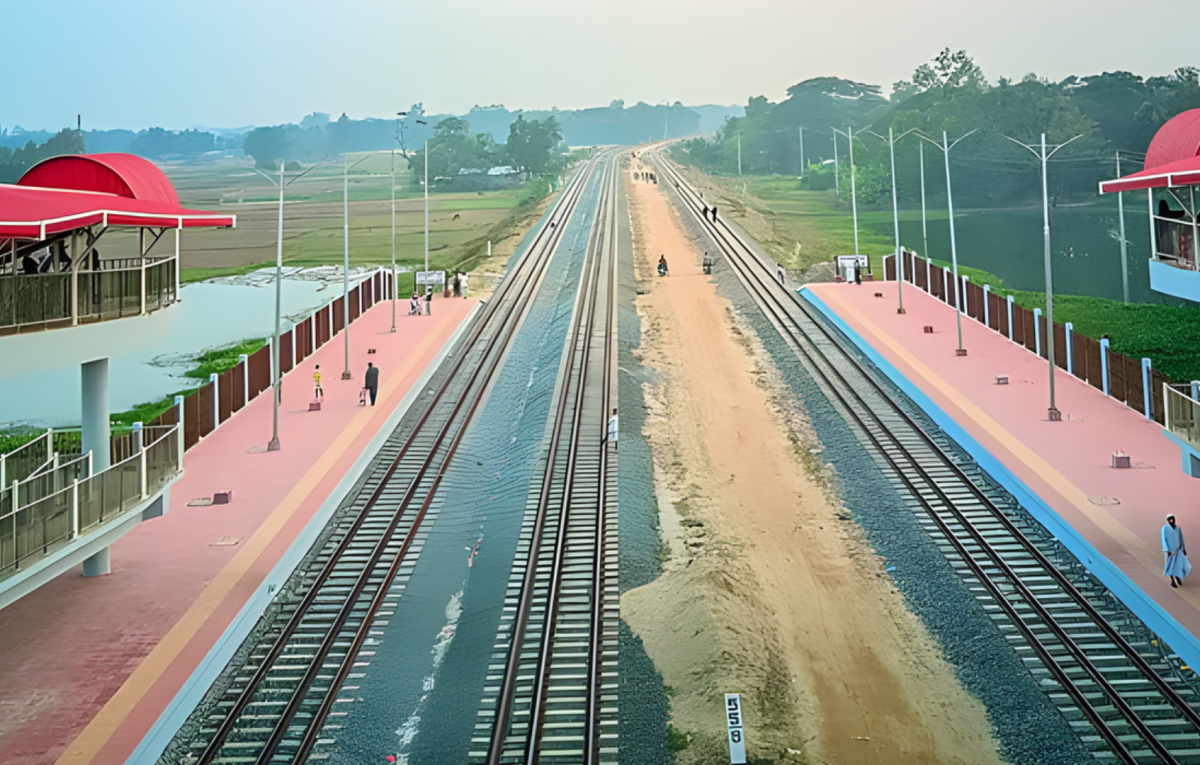 সাতকানিয়ায় নাশকতার চেষ্টায় গাছ ফেলা